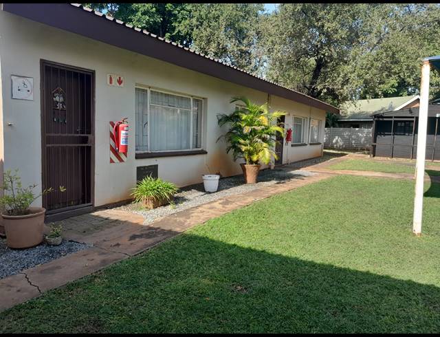 7 BEDROOM HOUSE FOR SALE IN RUSTENBURG CENTRAL